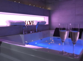 Apartment Nido di Roma Suite, Jacuzzi King Size, Metro C